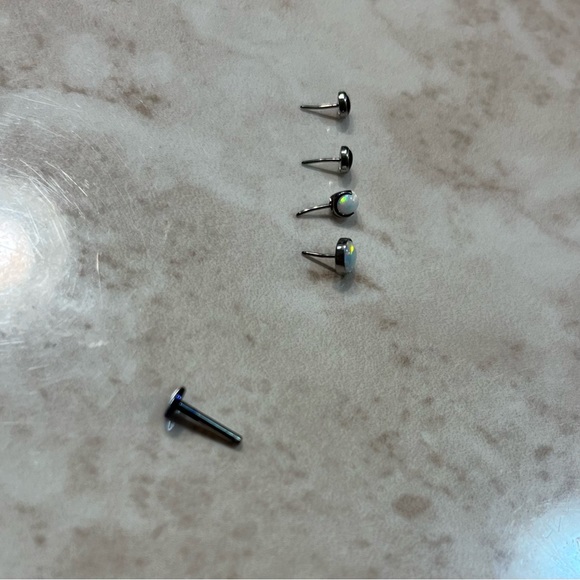 Threadless Jewelry (READ DESCRIPTION) - Picture 3 of 6